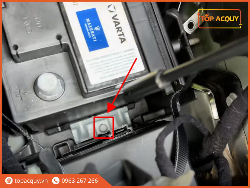 thay ắc quy ô tô Maserati