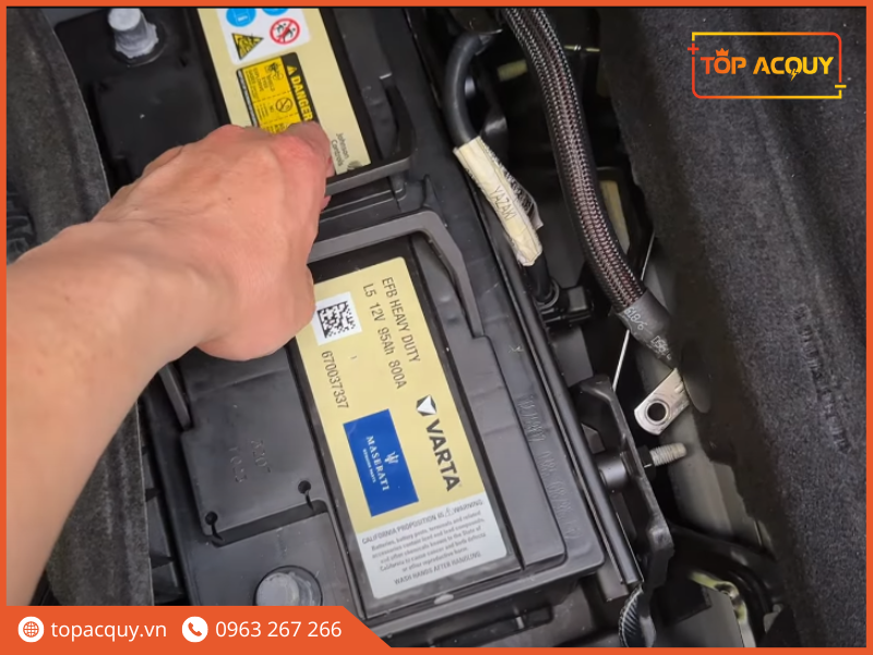 thay ắc quy ô tô Maserati