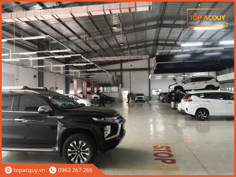 cách thay ắc quy mitsubishi