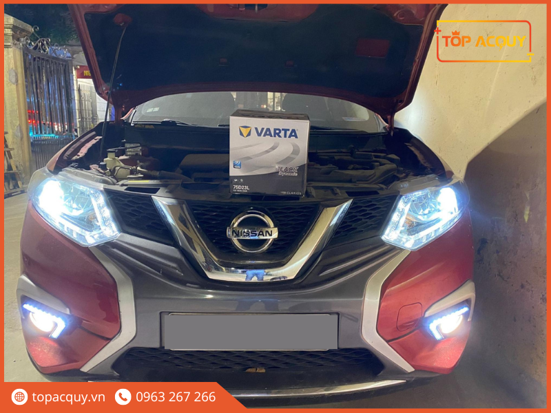 Thay bình ắc quy ô tô Nissan