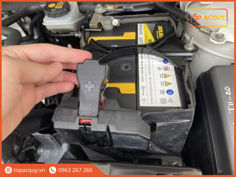 thay ắc quy ô tô Samsung