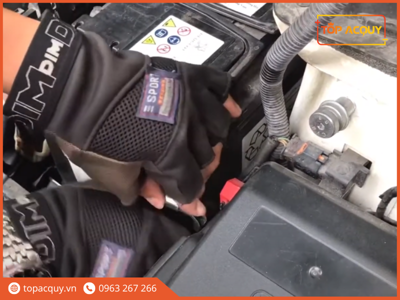 Thay Ắc quy ô tô Ssangyong