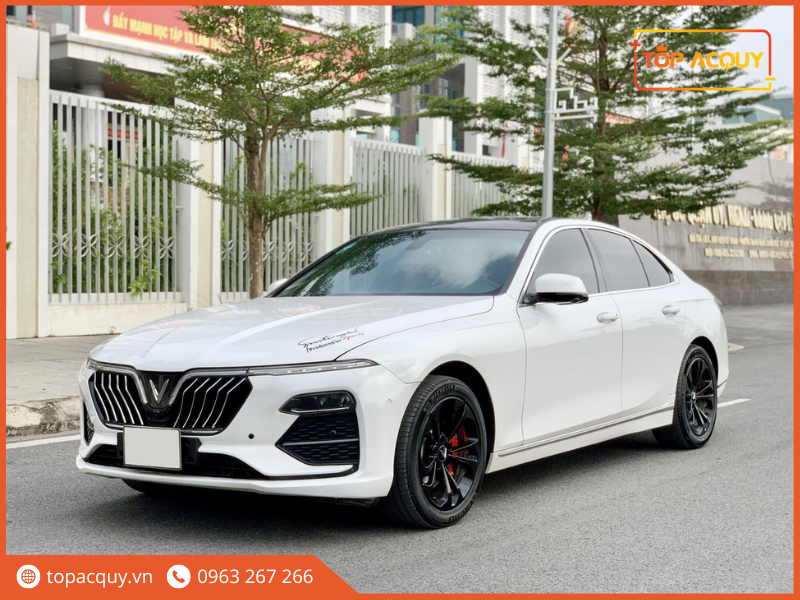 giá ắc quy xe ô tô vinfast