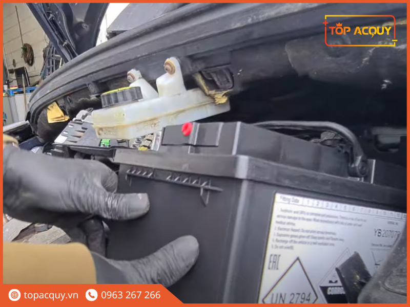 ắc quy xe Peugeot 5008