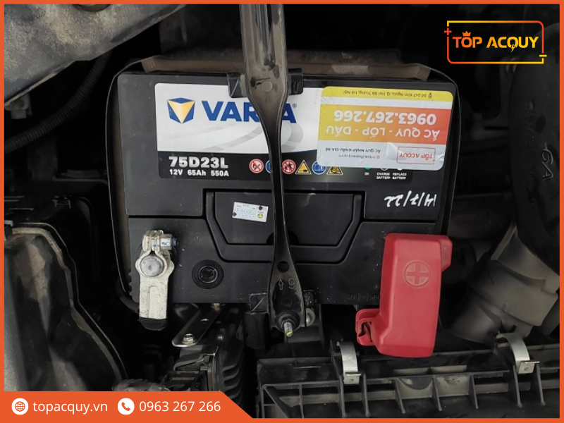 ắc quy xe camry