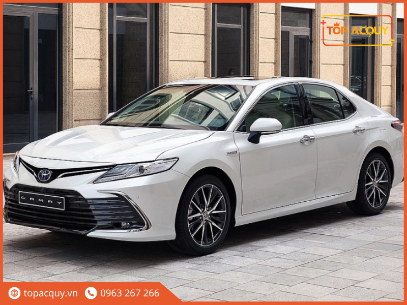 ắc quy xe camry