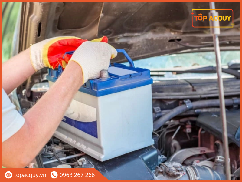 ắc quy xe ford everest