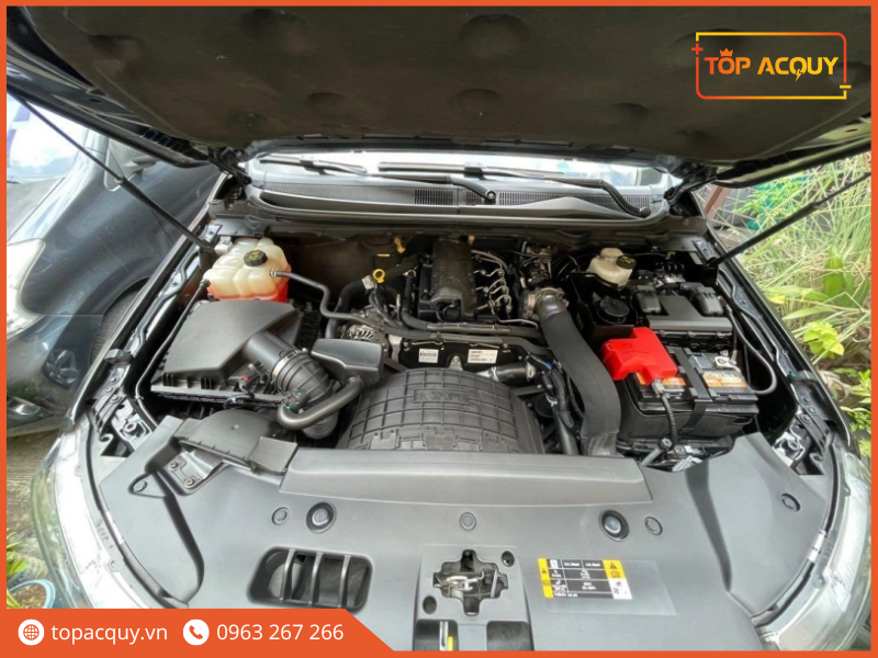 ắc quy xe ford everest