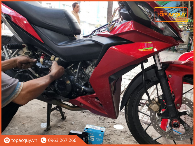 ắc quy xe máy bao lâu phải thay