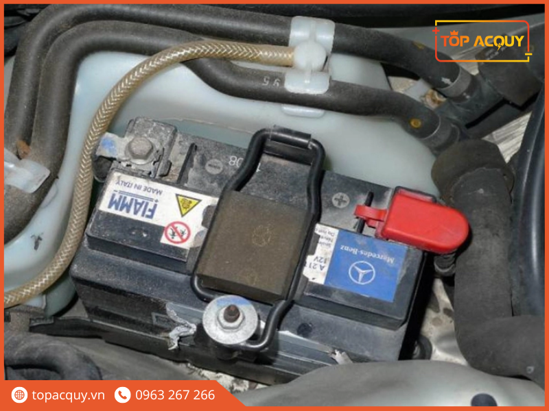 bình ắc quy xe mercedes c250