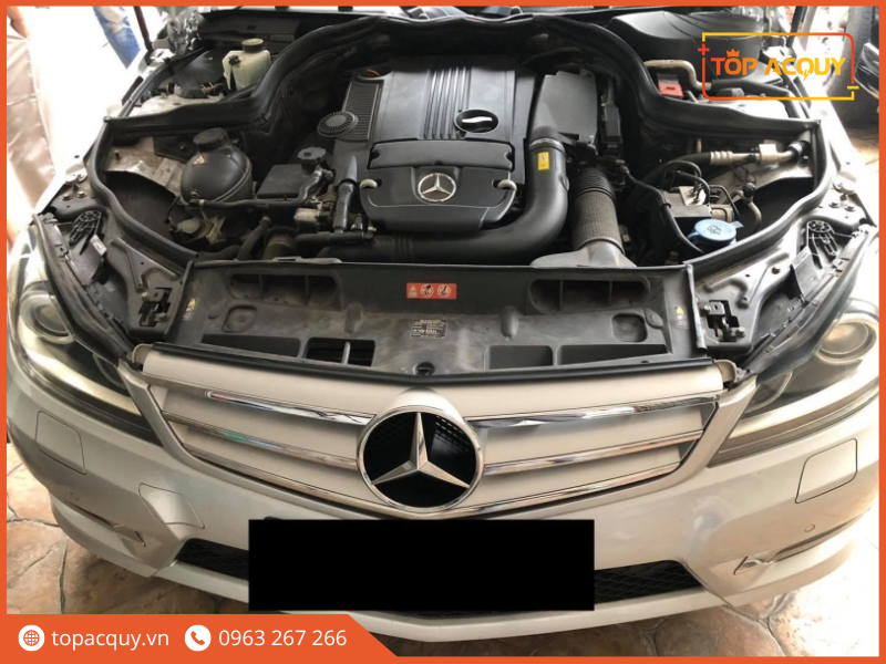 thay ắc quy xe mercedes c250