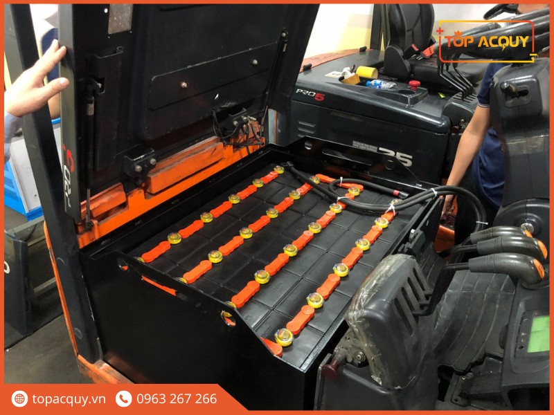 Ắc Quy Xe Nâng Rocket