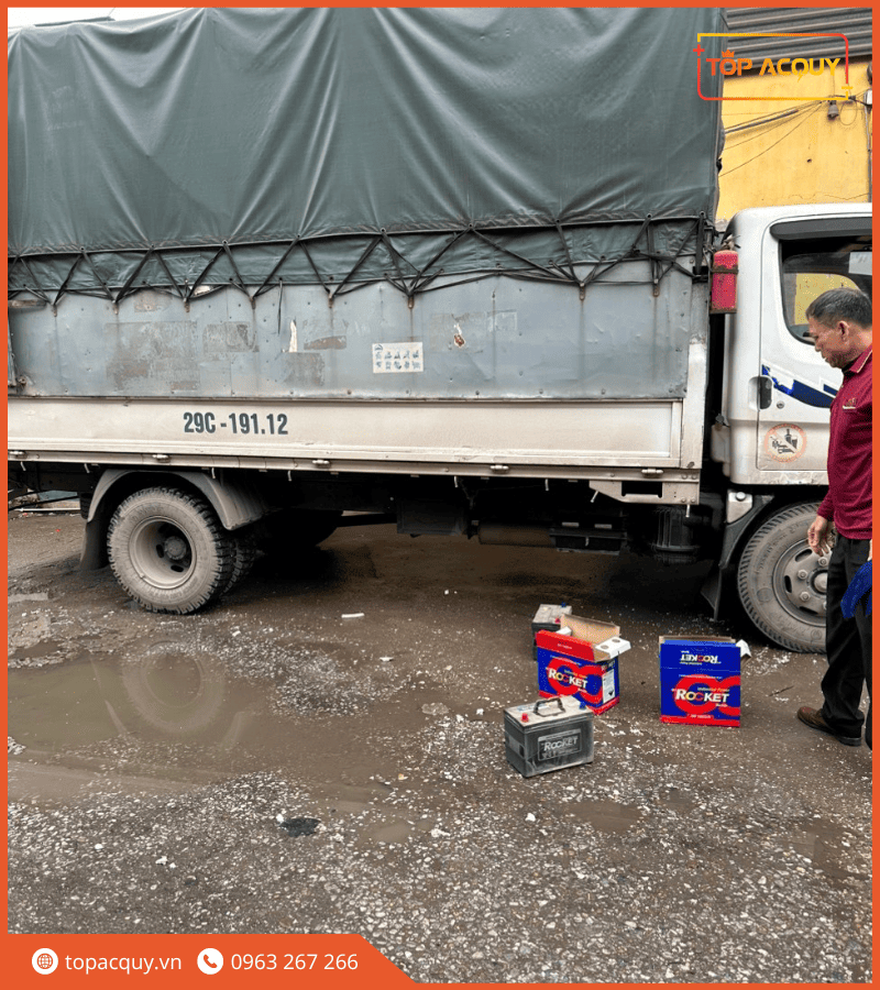 ắc quy xe tải Isuzu QKR 270