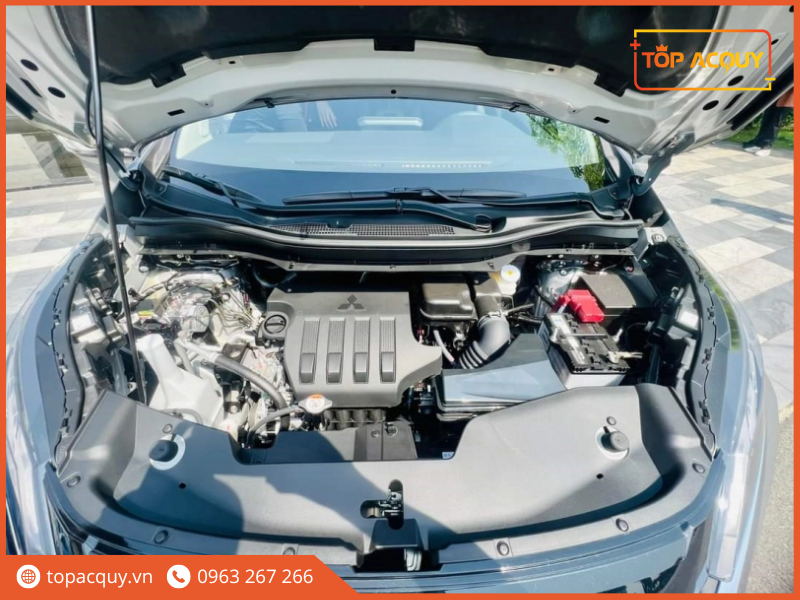 thay ắc quy xe xpander