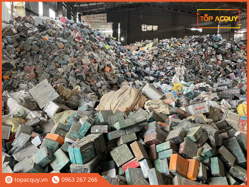 bình ắc quy cũ của topacquy