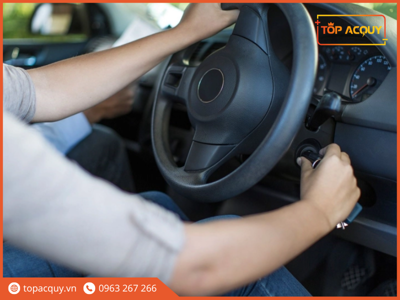 cách câu bình ắc quy ô tô