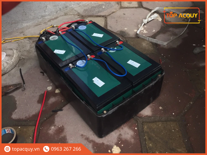 cách lấy bình ắc quy xe đạp điện