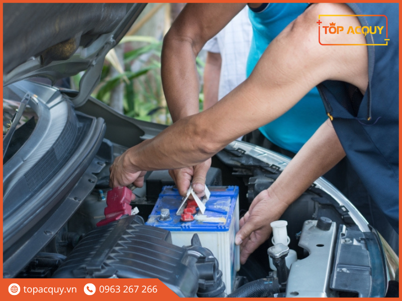 cách kiểm tra bình ắc quy 12v