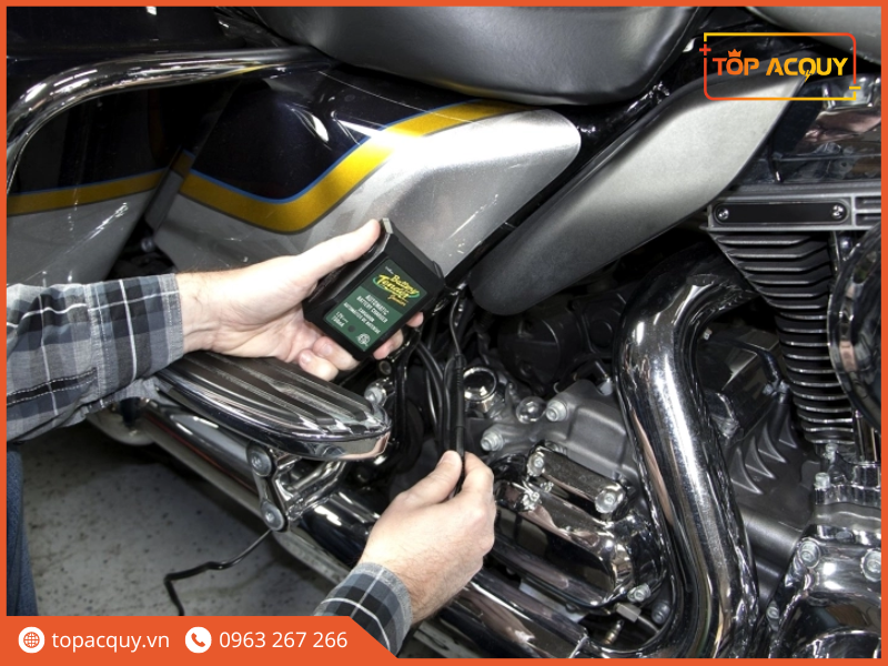 dấu hiệu nhận biết bình ắc quy sạc đầy