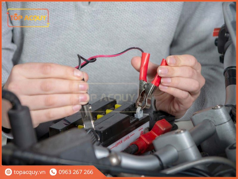 Dịch vụ câu nổ, thay lắp ắc quy ô tô, xe máy tại Hà Nội