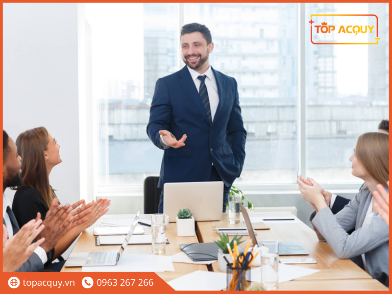 mệnh kim hợp xe màu nào