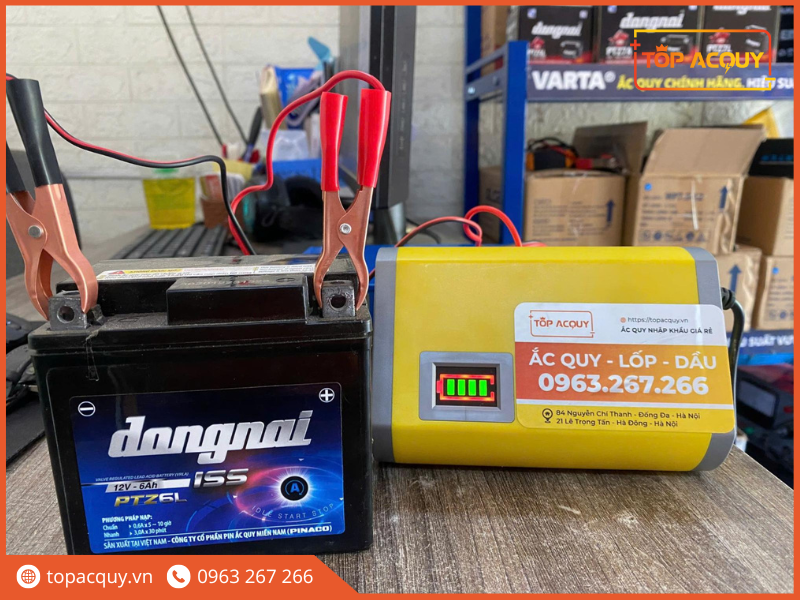 Giá sạc bình ắc quy xe máy
