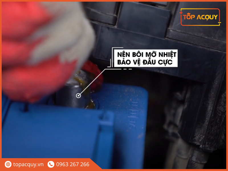bước 9 thay bình ắc quy ô tô Đà Nẵng