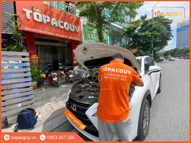 Thay mới bình ắc quy ô tô, xe máy tại Hà Nội