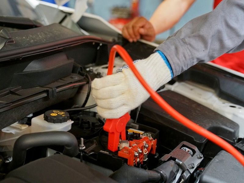 ắc quy bị nóng lên