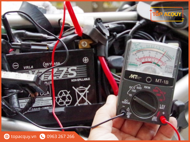 xe máy hết ắc quy phải làm sao