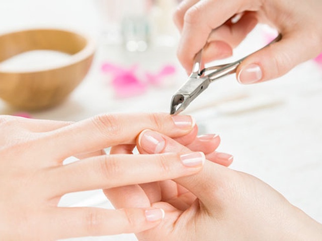 Cách cầm kềm cắt da