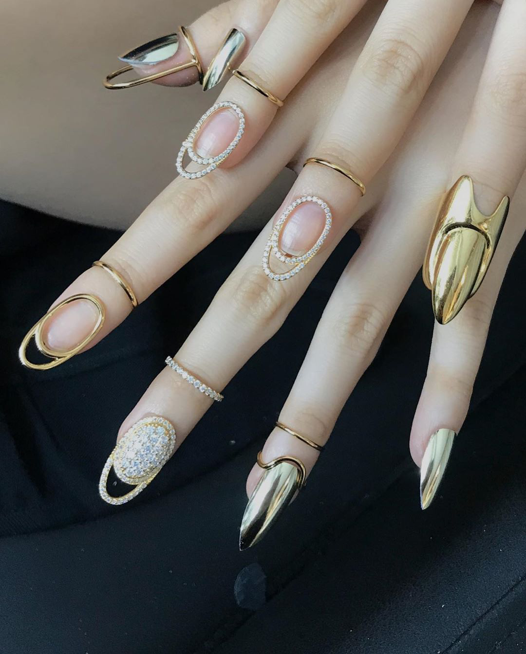 Nails dài kim loại