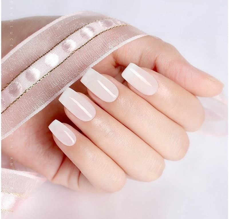 Nail màu trắng gạo
