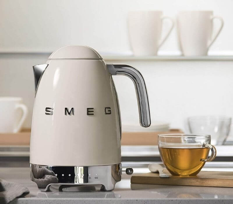 Ấm đun nước Smeg