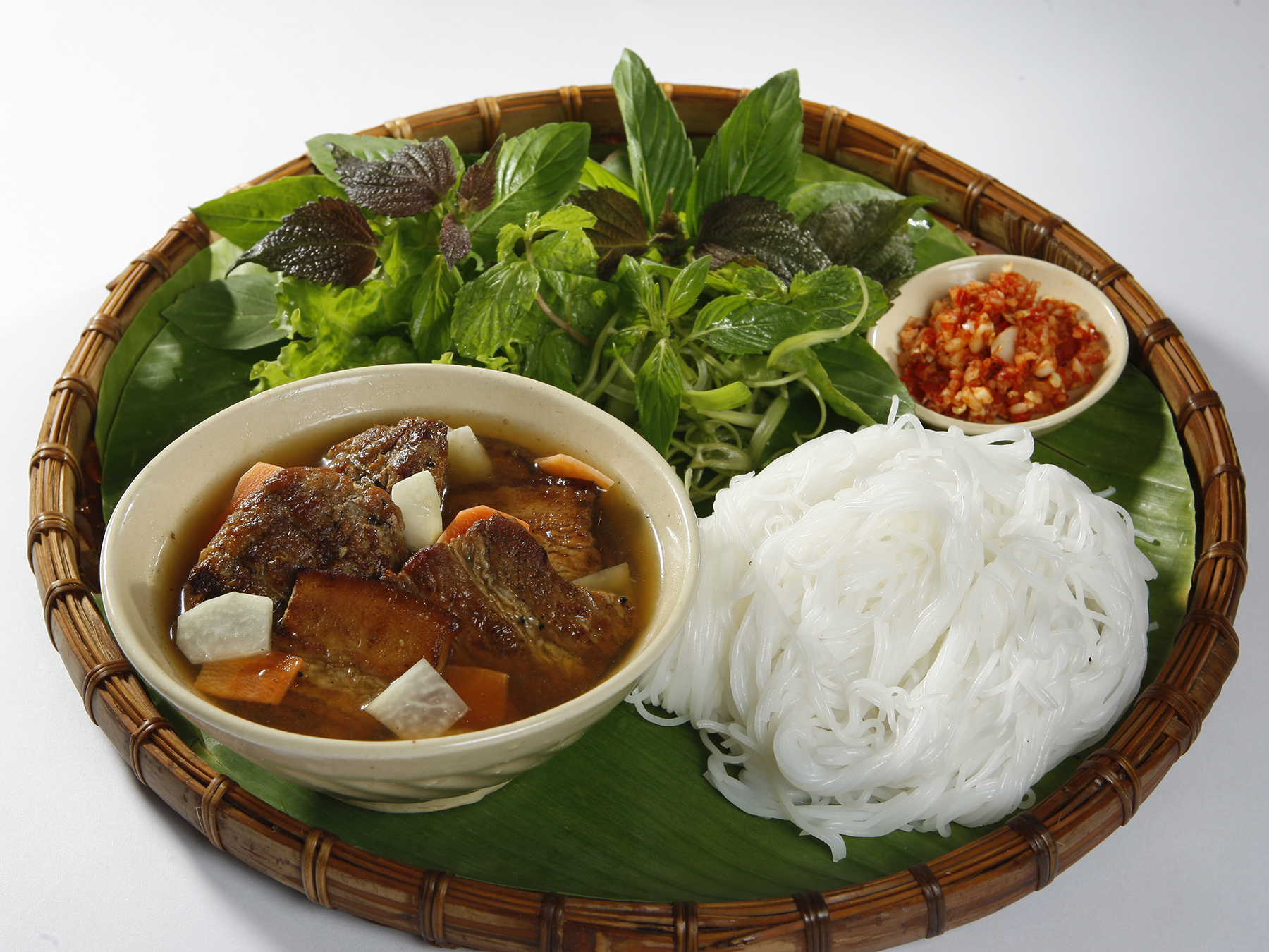 Bún chả thơm ngon tại Cơm Niêu Sài Gòn