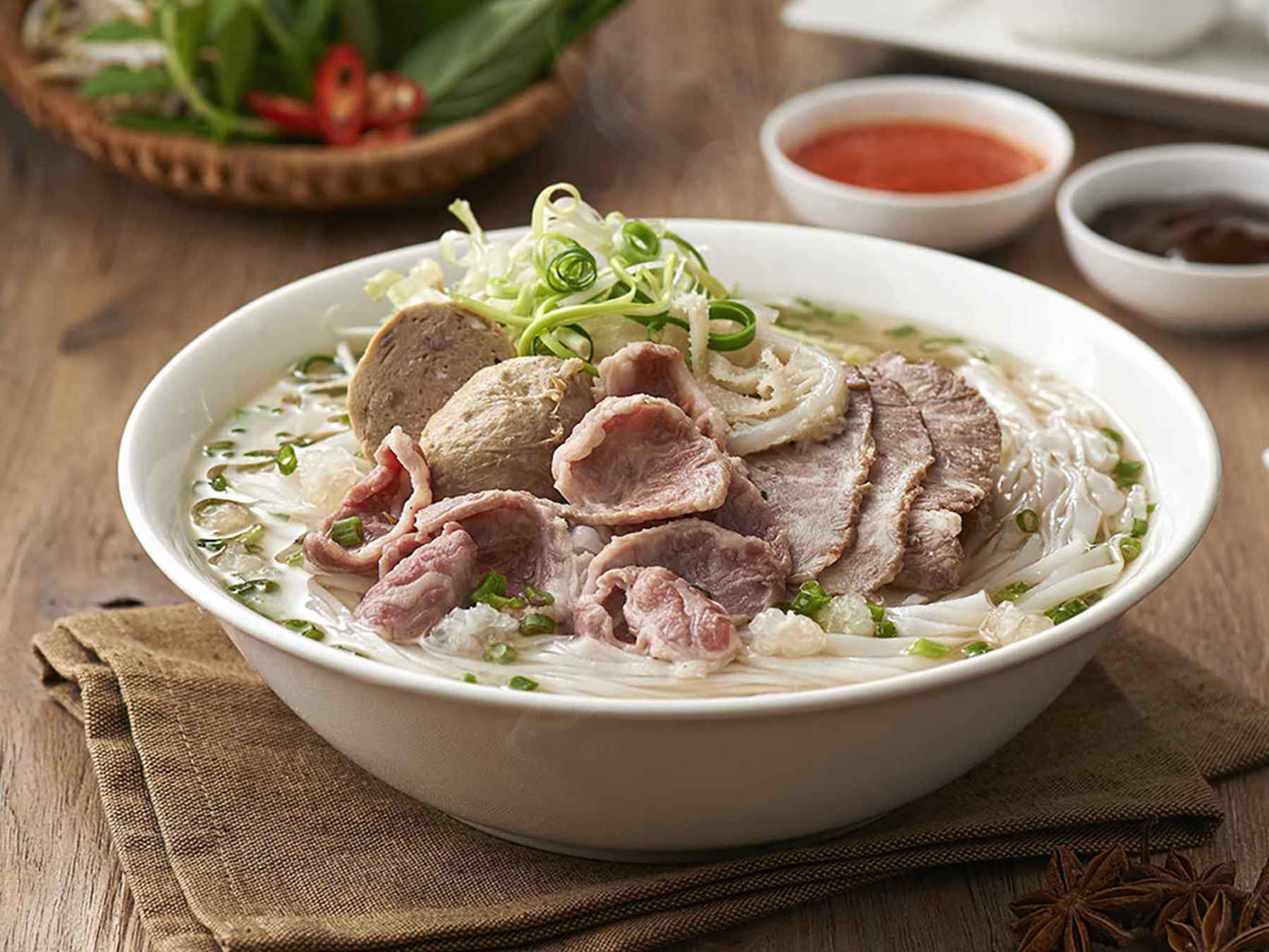 Phở đặc biệt tại Cơm Niêu Sài Gòn