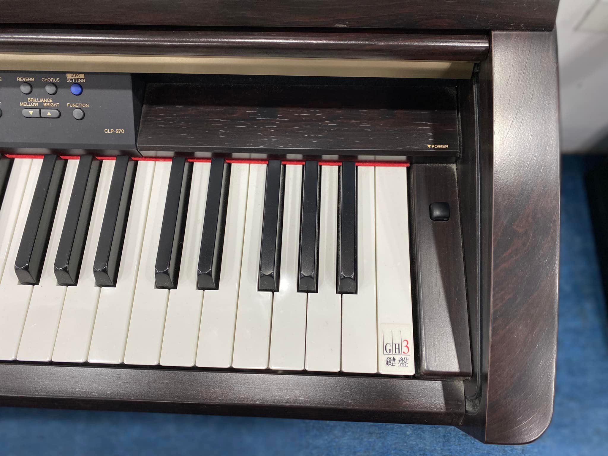 piano yamaha clp270