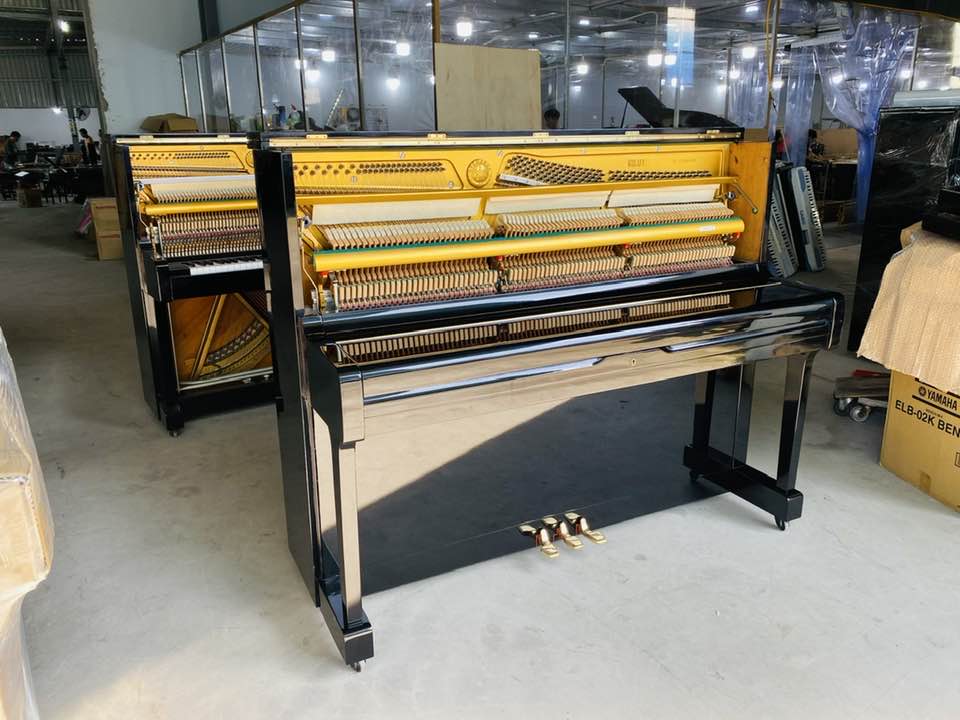 PIANO YAMAHA U1G