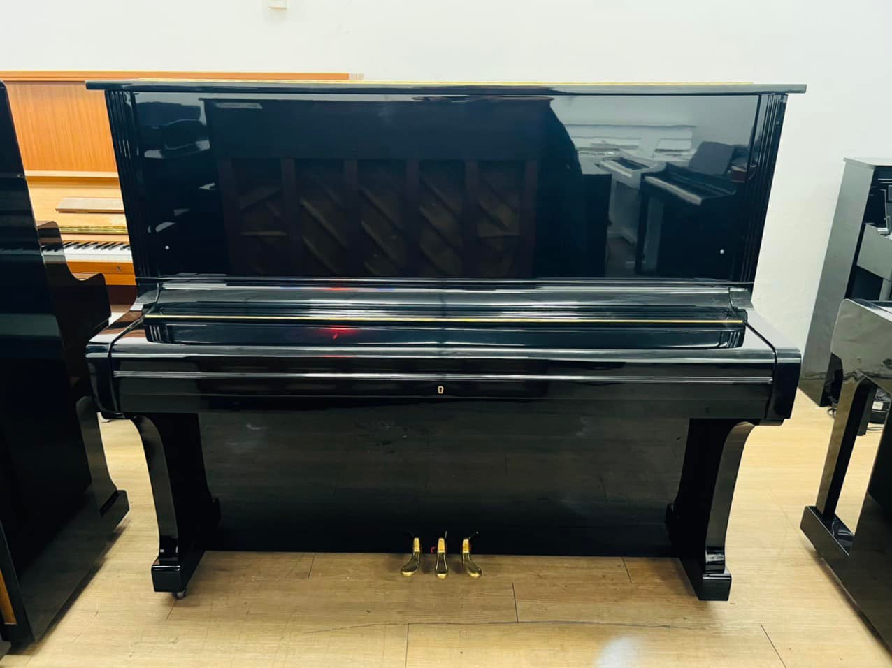 piano cơ kawai bl61