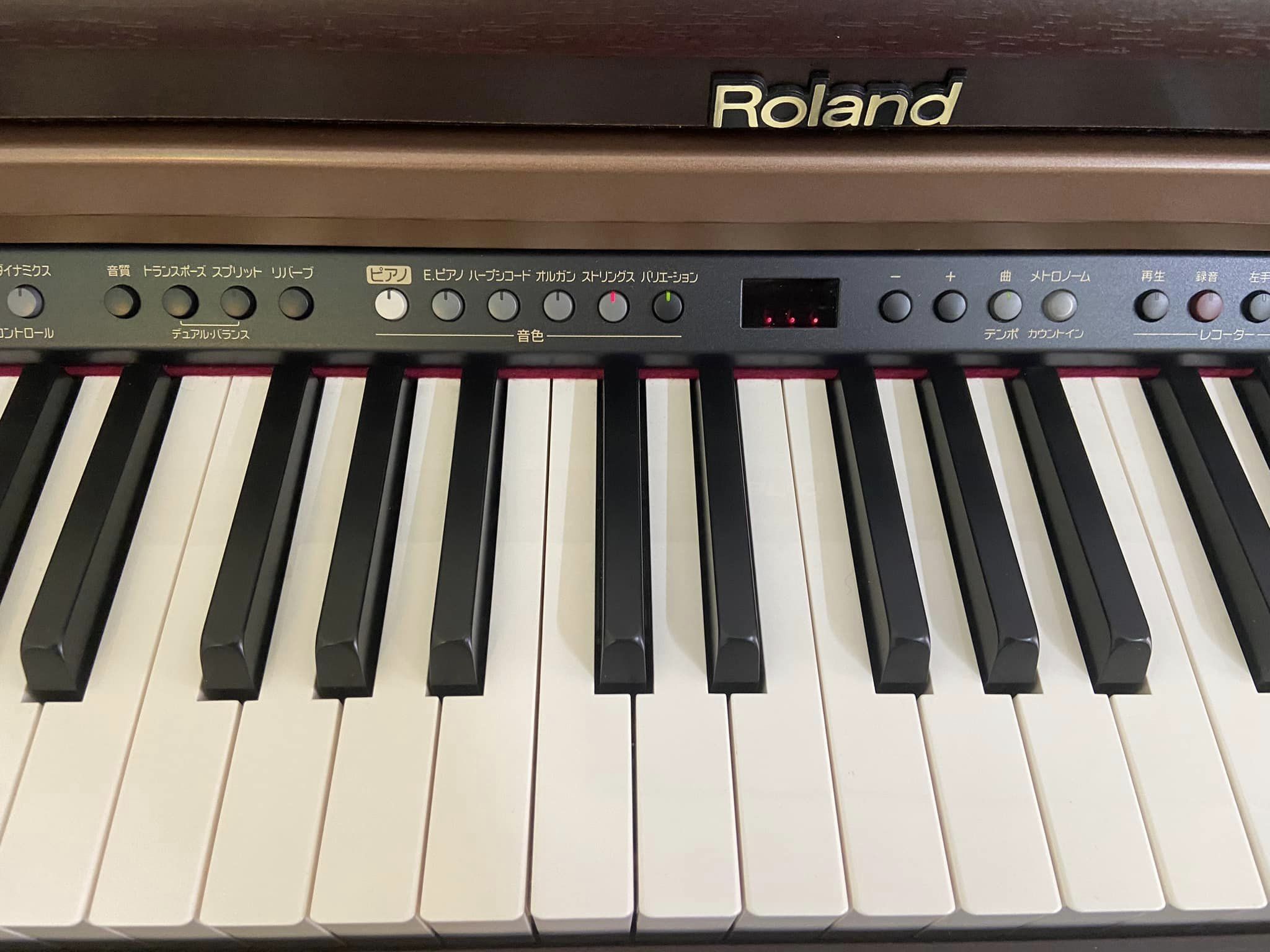 Piano điện Roland HP103