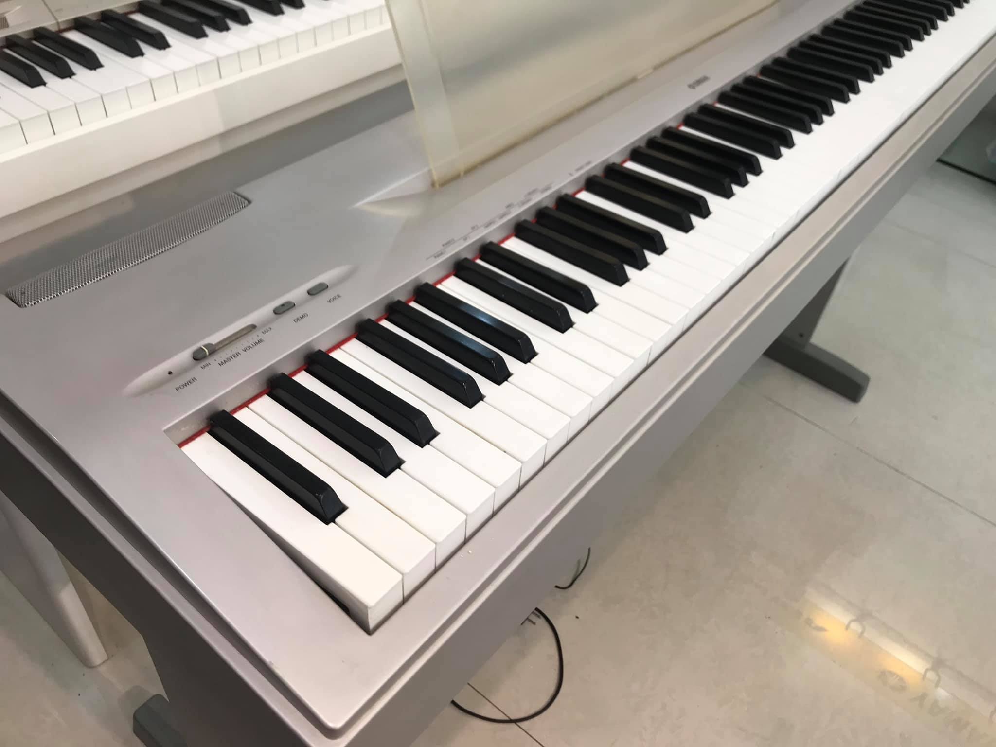 piano yamaha p60