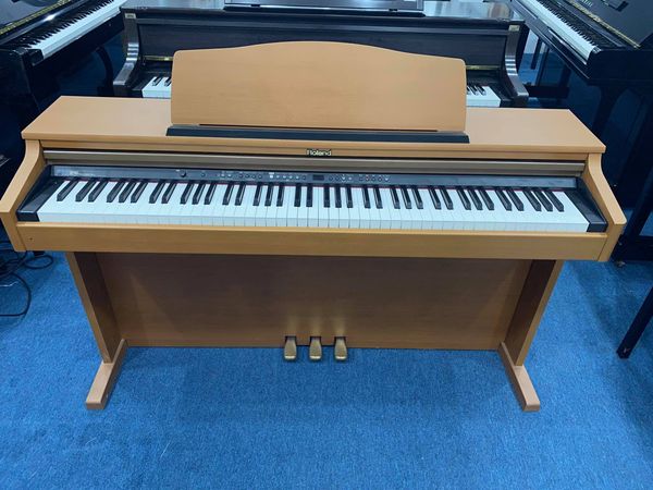 Roland HP103  - ST Music