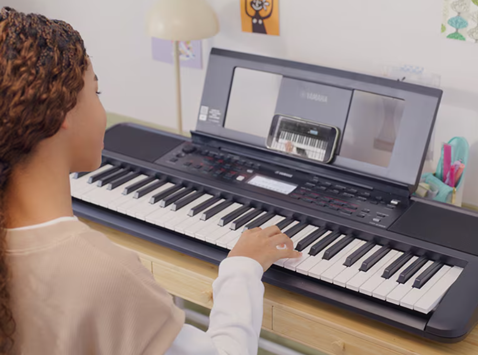 YAMAHA PSR E383