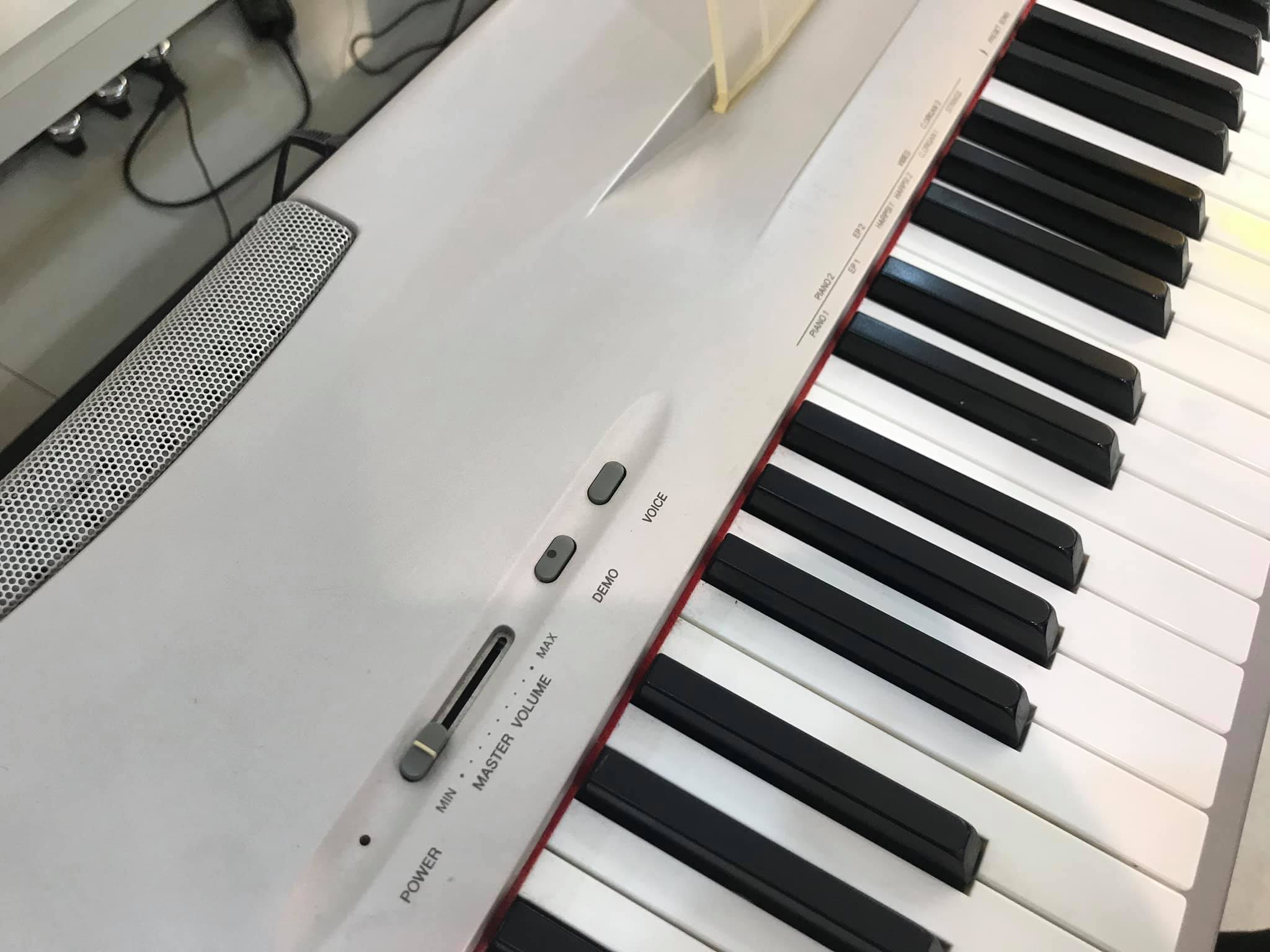 piano yamaha p60
