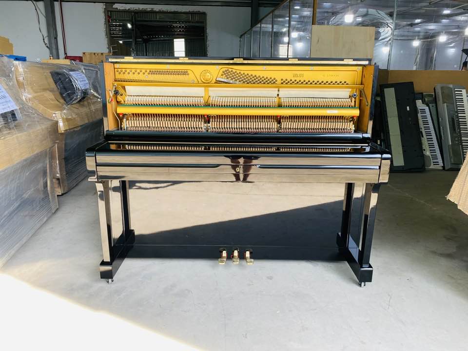 PIANO YAMAHA U1G
