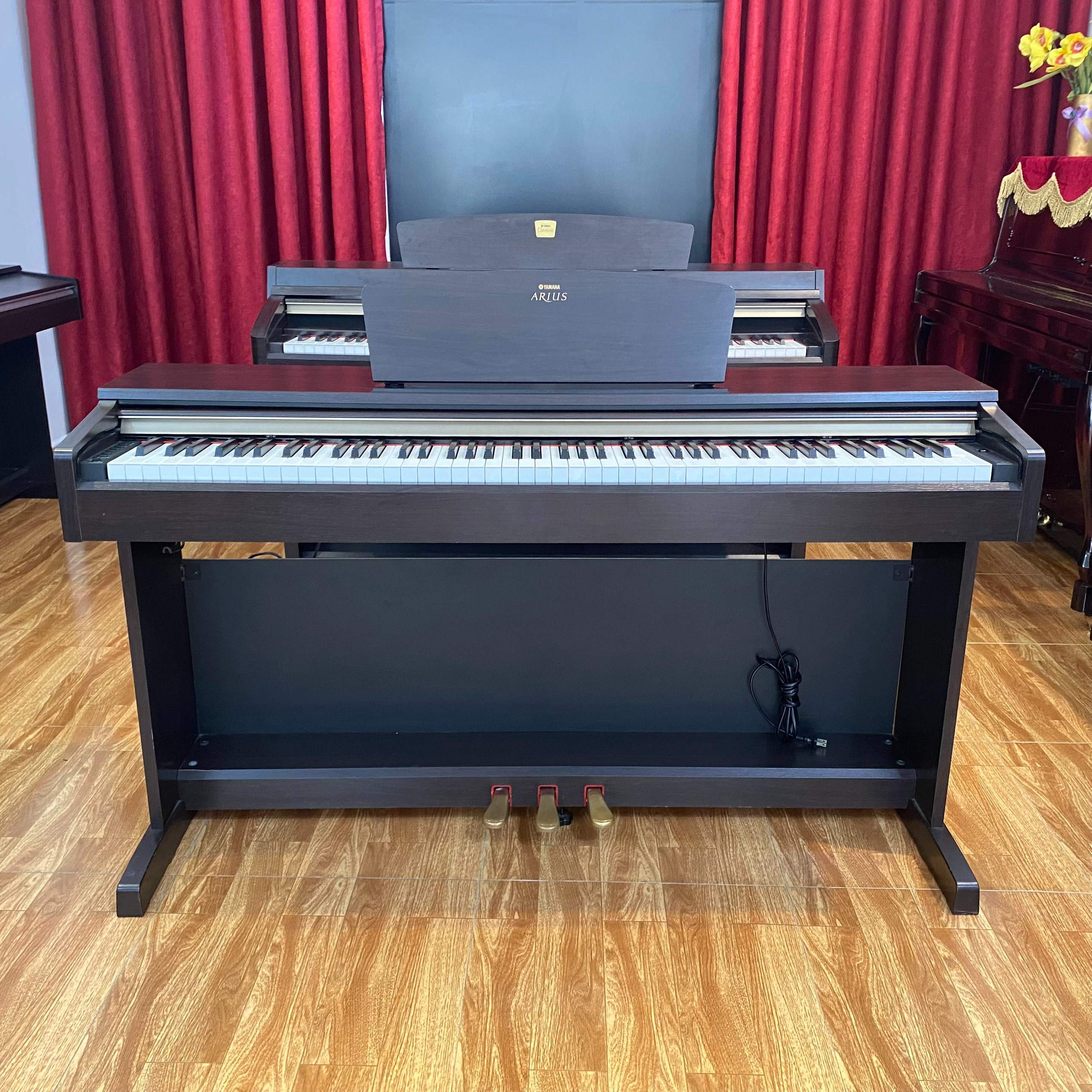 piano yamaha ydp160