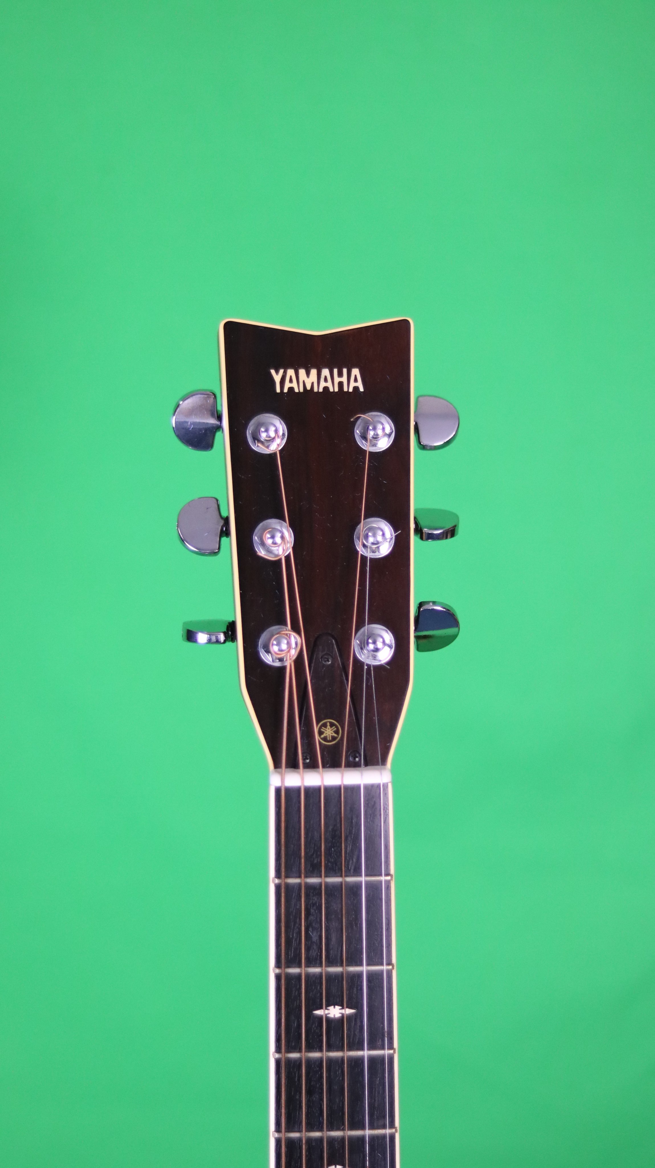 Guitar Yamaha FG-351B