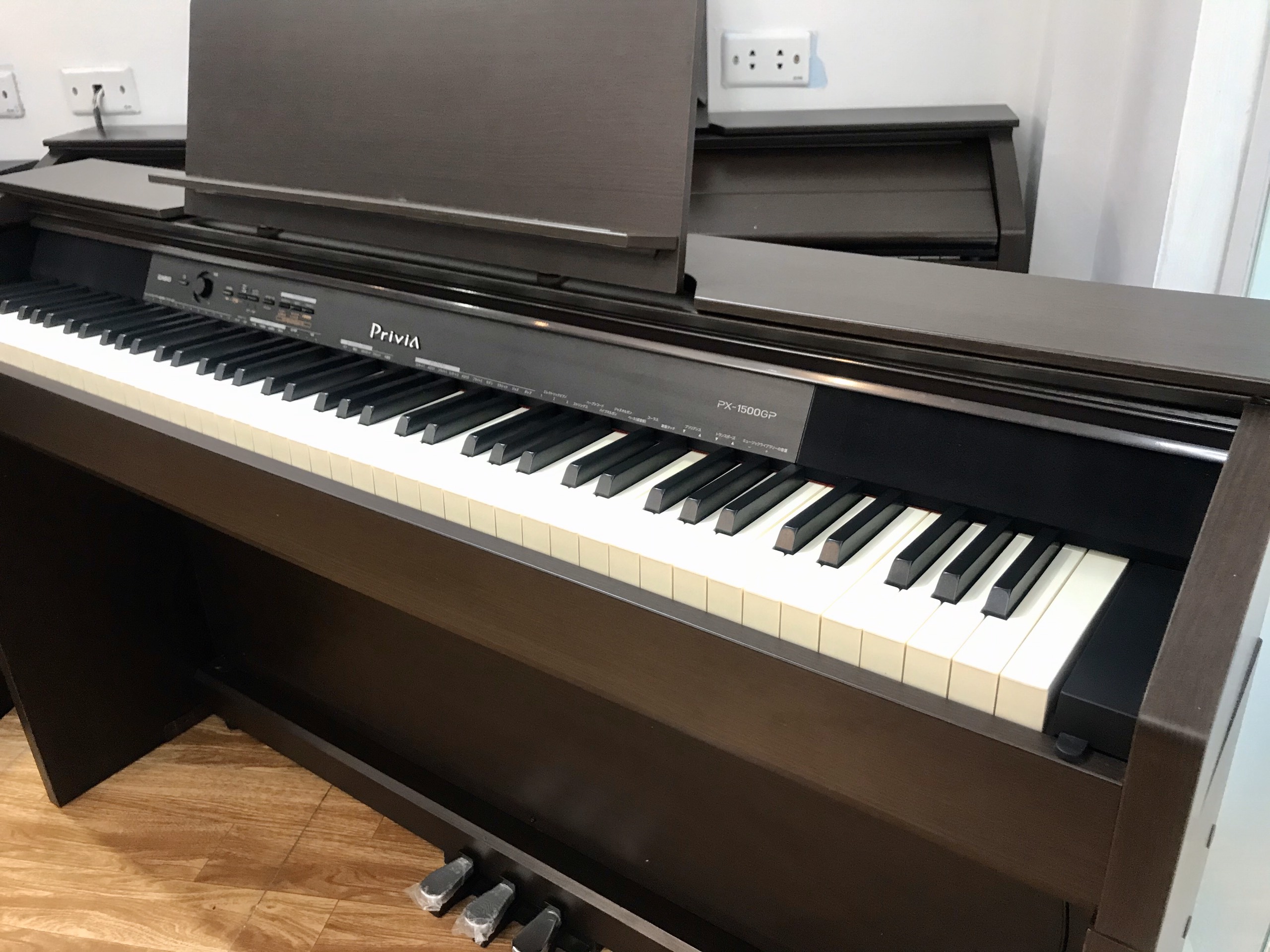 Piano điện Casio PX-1500GP