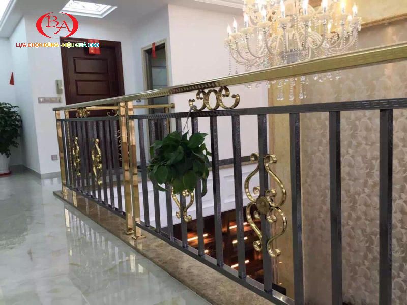 cau thang inox ma vang 1