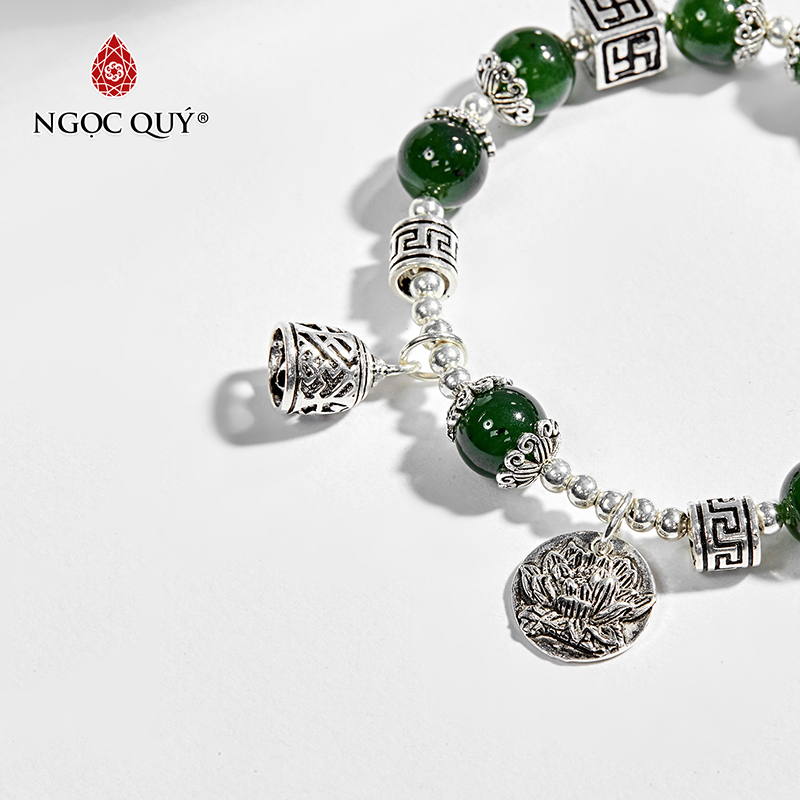 vòng tay đá ngọc bích